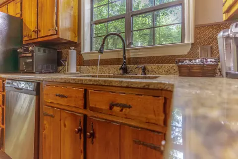 Kitchen - 9527 E Brainerd Rd, Chattanooga, TN 37421 photo 4 of 5