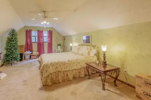Bedroom - 9527 E Brainerd Rd, Chattanooga, TN 37421 photo 4 of 4