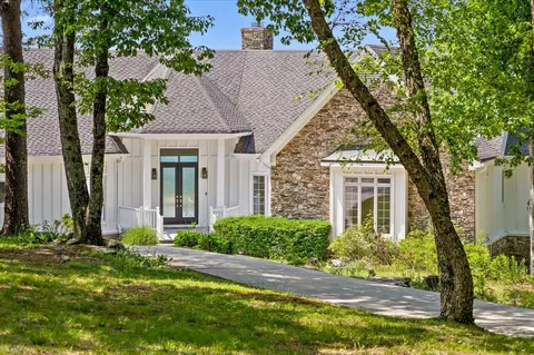 921 Rose Marie Ct, Soddy Daisy, TN 37379