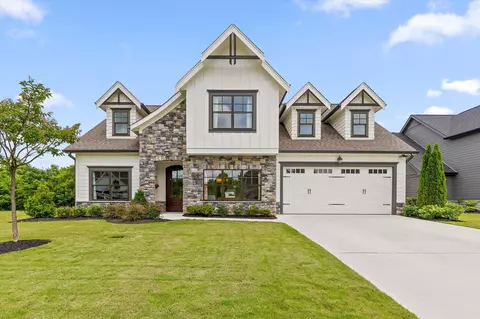 7723 Carnice Dr, Ooltewah, TN 37363