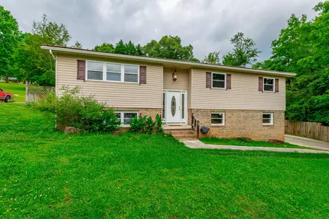 72 Gregory Ln, Lafayette, GA 30728