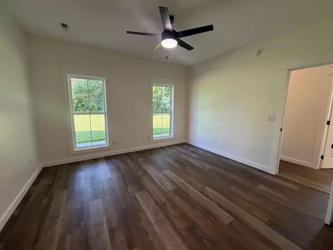 Bedroom - 400 E 5th St, Stevenson, AL 35772 photo 1 of 8