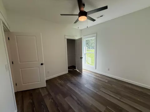 Bedroom - 400 E 5th St, Stevenson, AL 35772 photo 7 of 8