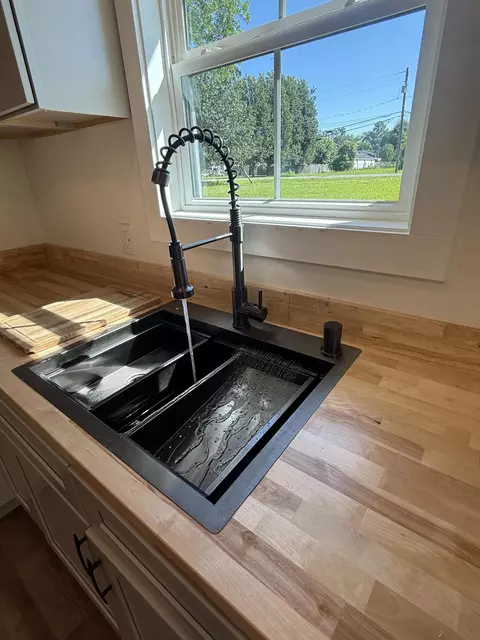 Kitchen - 400 E 5th St, Stevenson, AL 35772 photo 3 of 6