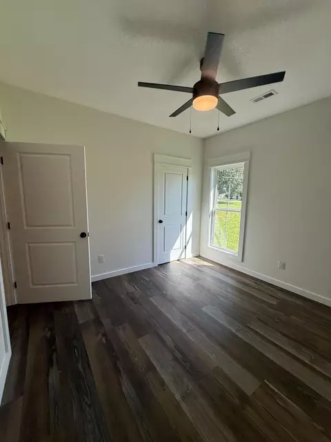 Bedroom - 400 E 5th St, Stevenson, AL 35772 photo 6 of 8