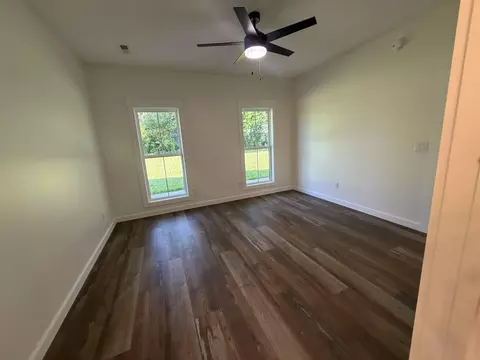 Bedroom - 400 E 5th St, Stevenson, AL 35772 photo 3 of 8