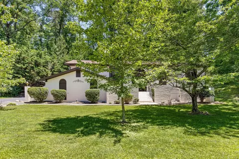 135 Palisades Dr, Signal Mountain, TN 37377