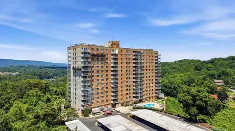 1131 Stringers Ridge Rd, Chattanooga, TN 37405