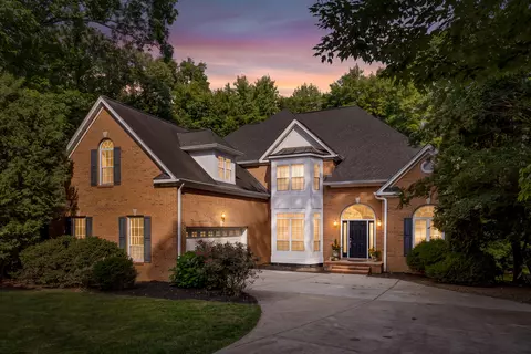 2305 Covington Cove Ln, Signal Mountain, TN 37377
