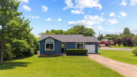 147 Luckyleaf Trl NE, Cleveland, TN 37323