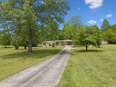 1484 Blythe Ferry Rd #B, Dayton, TN 37321