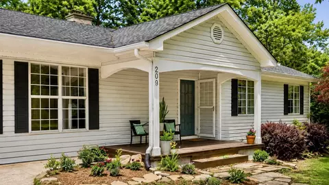 209 Red Riding Hood Trl, Lookout Mountain, GA 30750