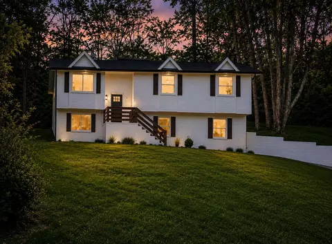 9107 Owen Ln, Soddy Daisy, TN 37379