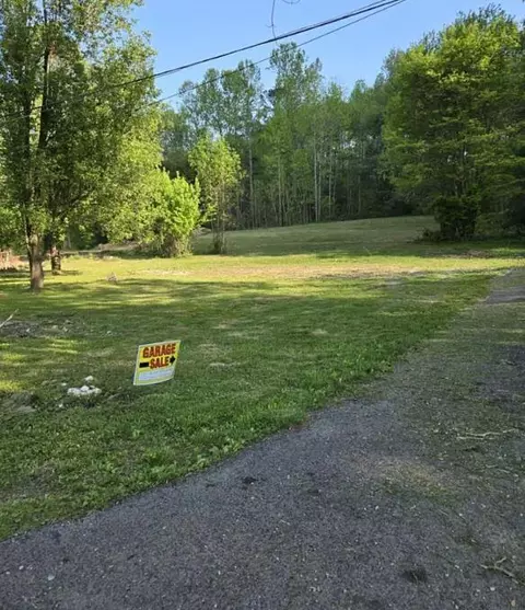 385 Chigger Town Loop, Palmer, TN 37365