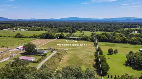 953 Cedar Springs Rd SE, Cleveland, TN 37323