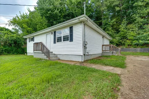 338 Mcafee Rd, Rossville, GA 30741