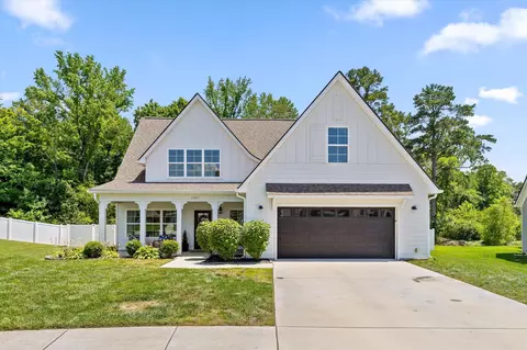 1297 Baldwin Field Cir, Hixson, TN 37343