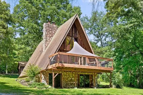 1001 Osage Dr, Soddy Daisy, TN 37379