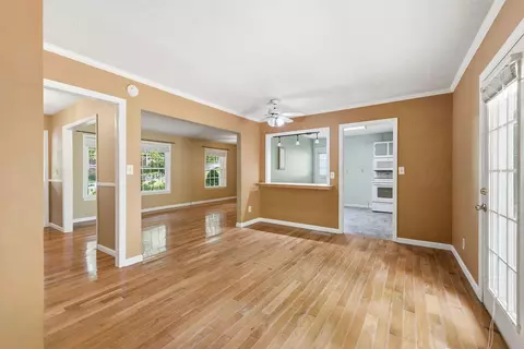Living - 213 Maple Way, Ringgold, GA 30736 photo 8 of 9