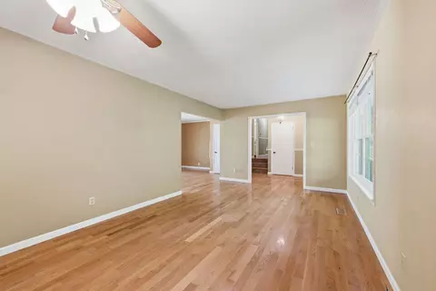 Living - 213 Maple Way, Ringgold, GA 30736 photo 4 of 9