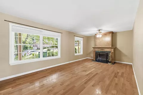 Living - 213 Maple Way, Ringgold, GA 30736 photo 2 of 9