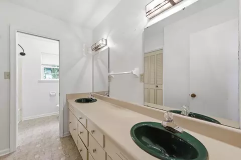 Bath - 213 Maple Way, Ringgold, GA 30736 photo 1 of 3