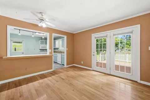 Living - 213 Maple Way, Ringgold, GA 30736 photo 7 of 9