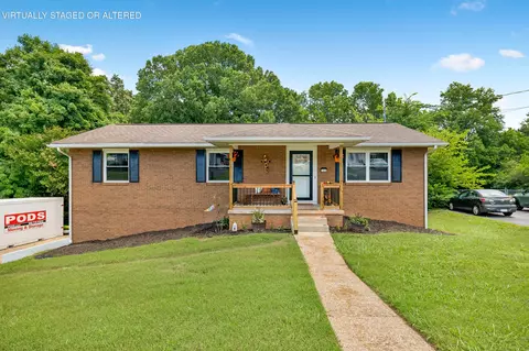 145 Greens Lake Cir, Rossville, GA 30741