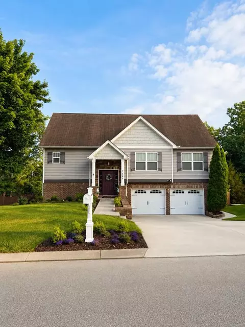 7348 Landlock Dr, Ooltewah, TN 37363