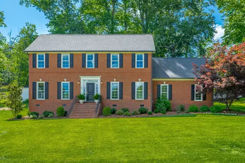 3623 Gentry Station Dr, Signal Mountain, TN 37377