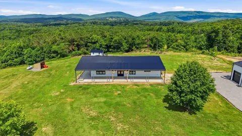 850 Tower Rd, Grandview, TN 37337