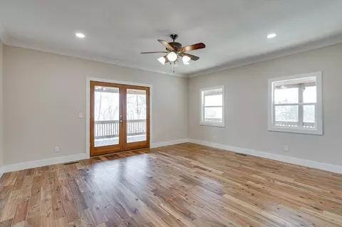 Living - 2000 Fredonia, Dunlap, TN 37327 photo 3 of 4