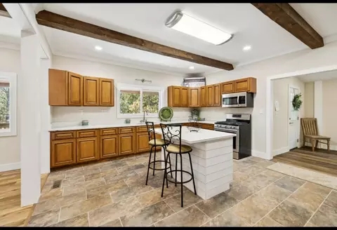 Kitchen - 2000 Fredonia, Dunlap, TN 37327 photo 1 of 4