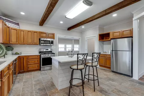 Kitchen - 2000 Fredonia, Dunlap, TN 37327 photo 4 of 4