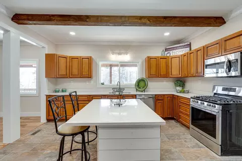 Kitchen - 2000 Fredonia, Dunlap, TN 37327 photo 2 of 4