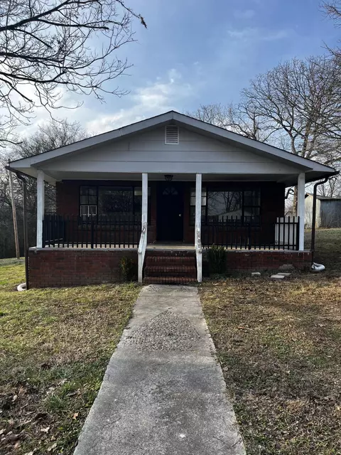 1007 Diamond Ave, Bridgeport, AL 35740