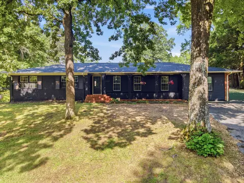 1209 Valencia Dr, Dalton, GA 30720