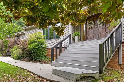 1609 Rock Bluff Rd, Hixson, TN 37343