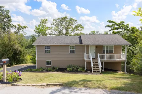 4000 Shady Oak Dr, Ooltewah, TN 37363