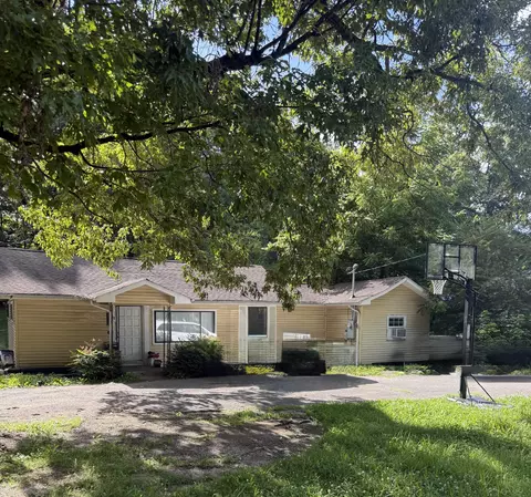 418 N Jenkins Rd, Rossville, GA 30741