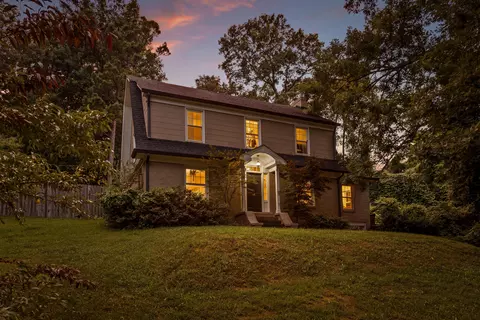 215 N Seminole Dr, Chattanooga, TN 37411