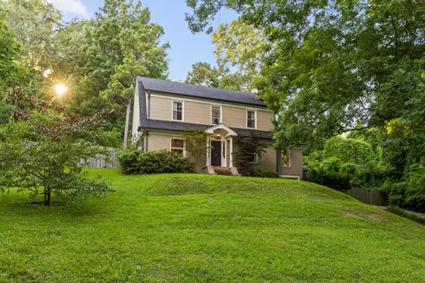 215 N Seminole Dr, Chattanooga, TN 37411
