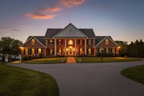 7526 Twisting Creek Ln, Ooltewah, TN 37363