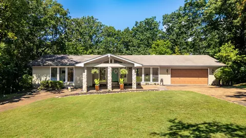 5311 Fairview Rd, Hixson, TN 37343