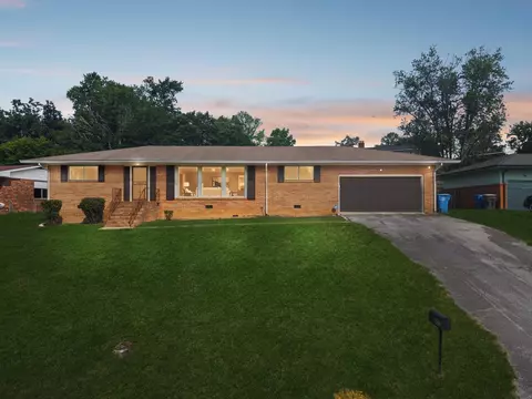 4810 Fairwood Ln, Chattanooga, TN 37416