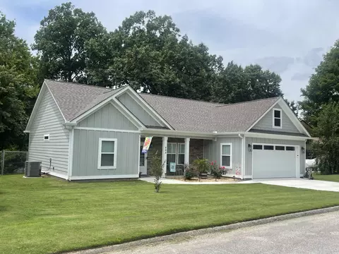 904 Wesley Dr, Hixson, TN 37343