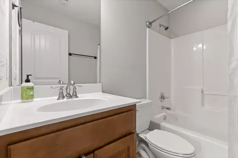 Bath - 9875 Fieldcrest Dr, Apison, TN 37302 photo 9 of 11