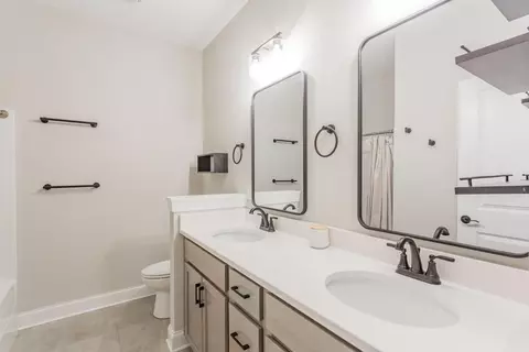 Bath - 7490 Tailgate Loop, Ooltewah, TN 37363 photo 3 of 4