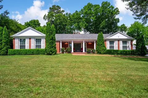 1121 S Crest Rd, Rossville, GA 30741