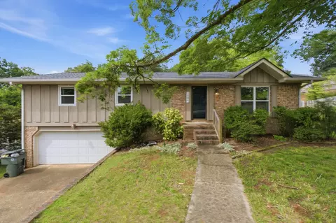 1504 Ridge Point Rd, Hixson, TN 37343